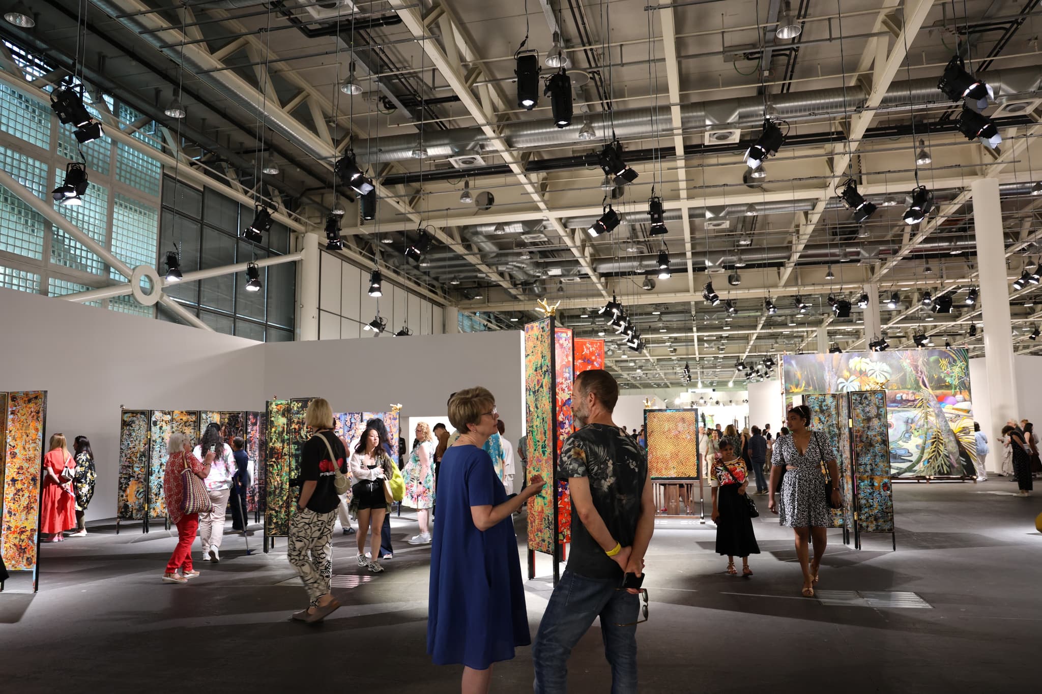 Scale as medium. The hall that thinks.